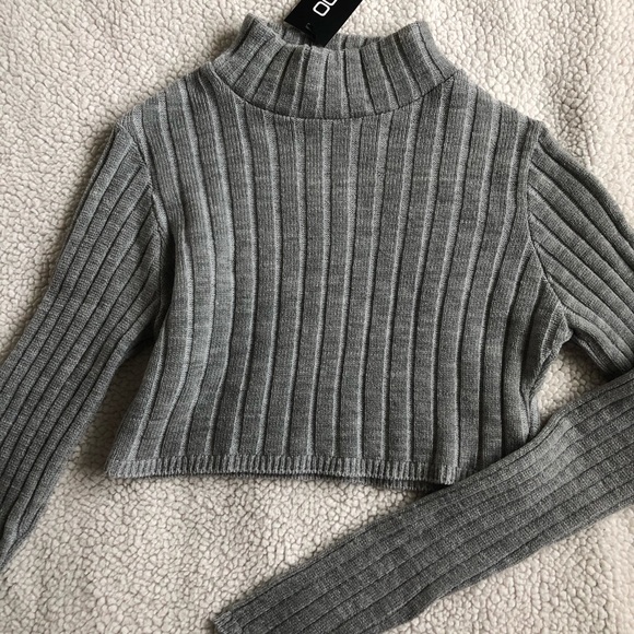 NOT FOR SALE RIGHT NOW! 
NWT BOOHOO Rib Knit TurtleNeck Crop Top. Sz Large - Picture 6 of 8